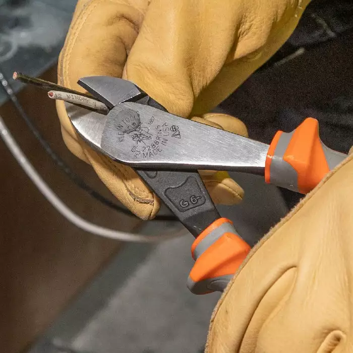 Klein Tools Insulated Diagonal Cutting Pliers, High Leverage, 8-Inch, Model 2288RINS* - Image 4