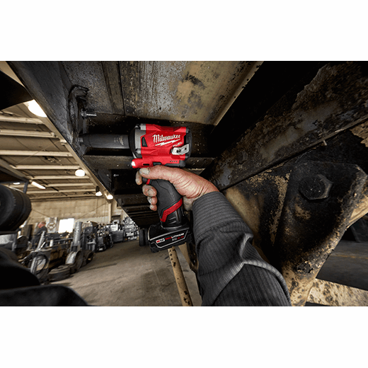 Milwaukee M12™ FUEL™ Stubby 1/2 In. Impact Wrench Kit, Model 2555-22* - Image 4