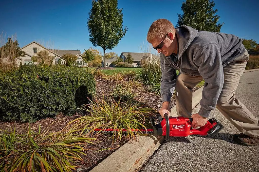 Milwaukee M18 FUEL™ Hedge Trimmer (Tool Only), Model 2726-20 - Image 6