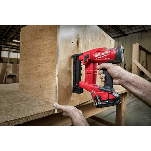 Milwaukee M18 FUEL™ 18 Gauge 1/4 In. Narrow Crown Stapler Kit, Model 2749-21CT* - Image 6