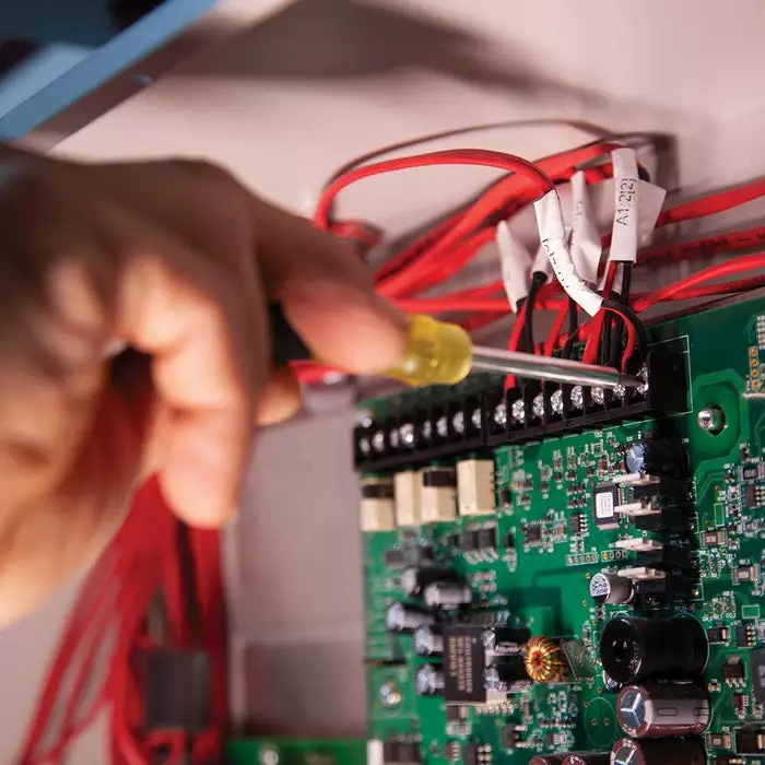 Klein Tools 4-in-1 Electronics Pocket Screwdriver, Model 32614 - Image 4