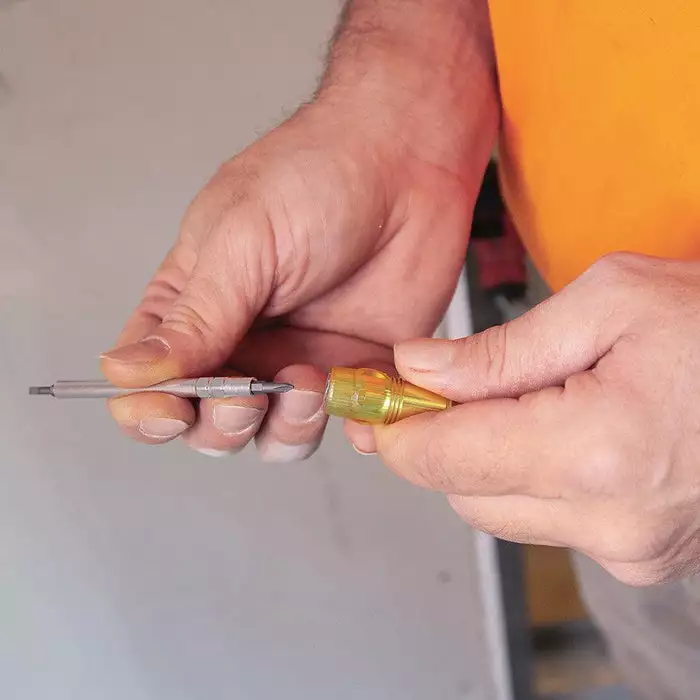 Klein Tools 4-in-1 Electronics Pocket Screwdriver, Model 32614 - Image 5
