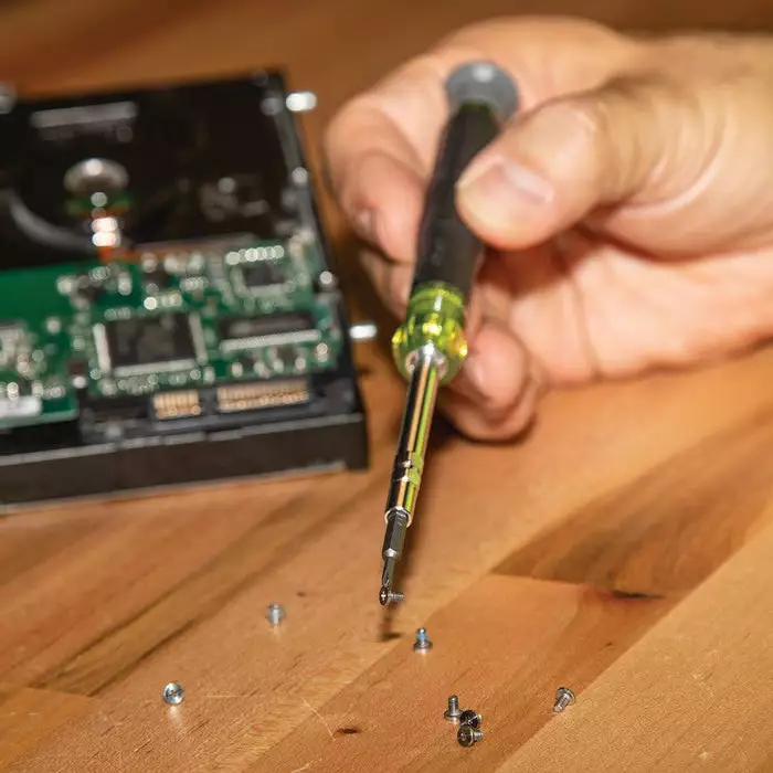 Klein Tools All-in-1 Precision Screwdriver Set With Case, Model 32717 - Image 8