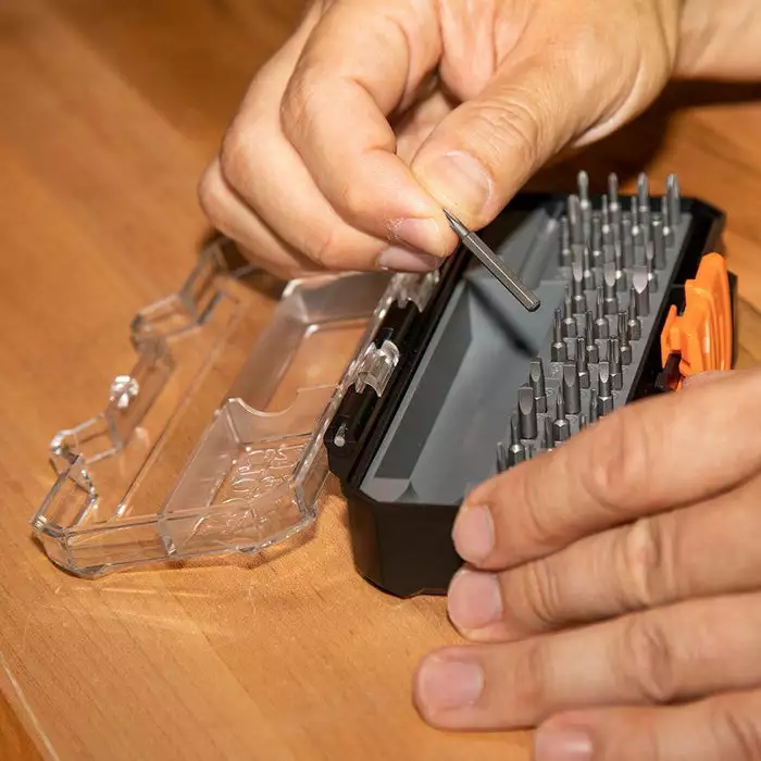 Klein Tools All-in-1 Precision Screwdriver Set With Case, Model 32717 - Image 12