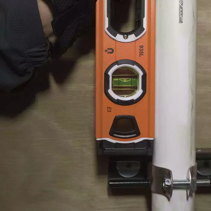 Klein Tools Bubble Level, 3 Vial, 24-Inch, Model 935L - Image 7