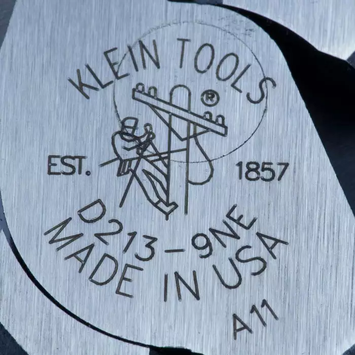 Klein Tools 9-Inch New England Nose, Lineman's Pliers, Model D213-9NE - Image 4