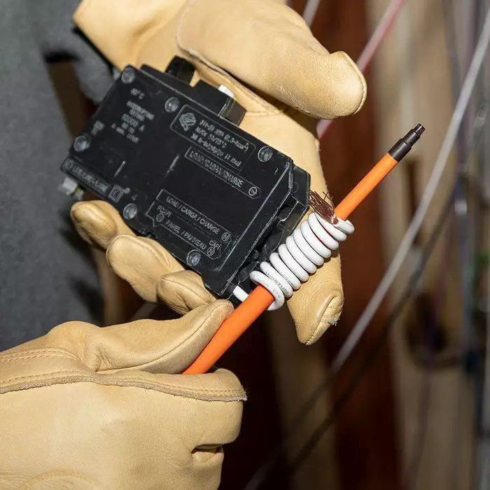 Klein Tools Slim-Tip Insulated Driver, #1 Philips, 6" Shank, Model 6956INS - Image 9