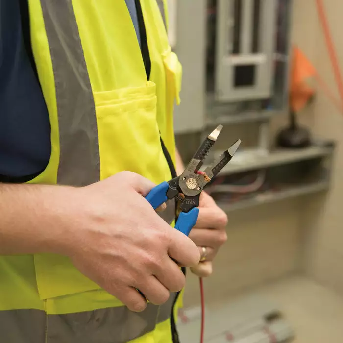 Klein Tools Klein-Kurve Heavy-Duty Wire Stripper 8-20 AWG, Model K12035 - Image 5