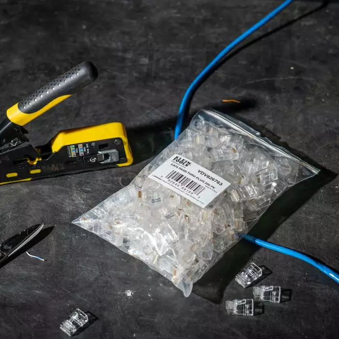 Klein Tools Pass-Thru Modular Data Plugs, RJ45-Cat6, 200-Pack, Model VDV826-763* - Image 3